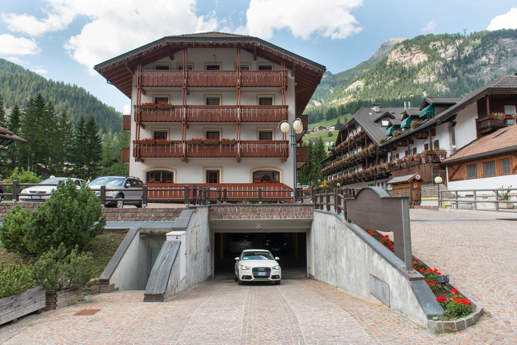Garni Aritz Otel Campitello di Fassa Dış mekan fotoğraf